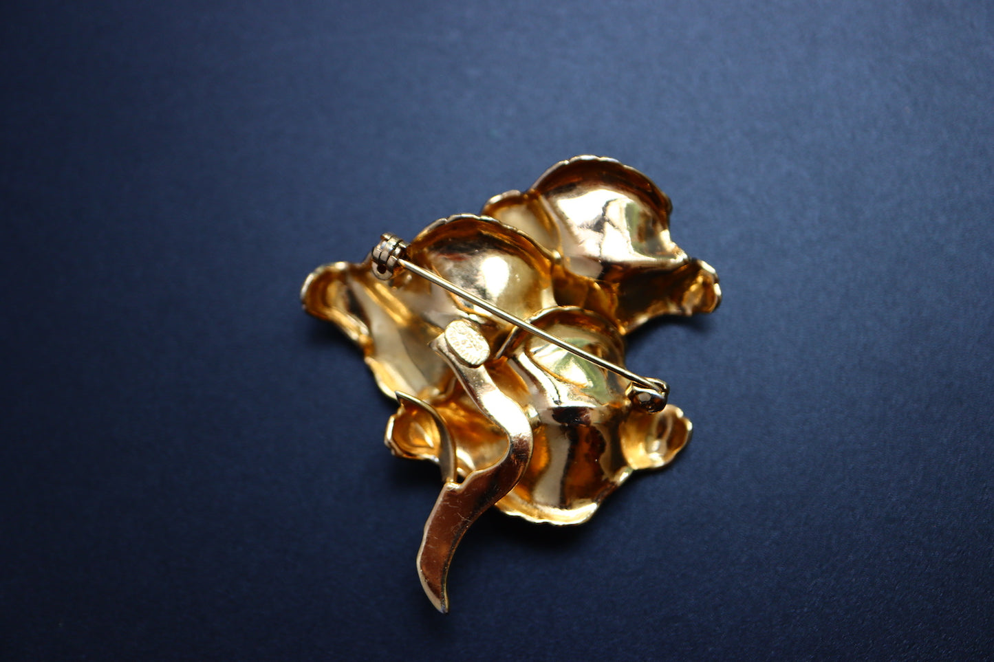 Vintage 1967 Henkel & Grossé lazuline blue glass cabochon leaves brooch