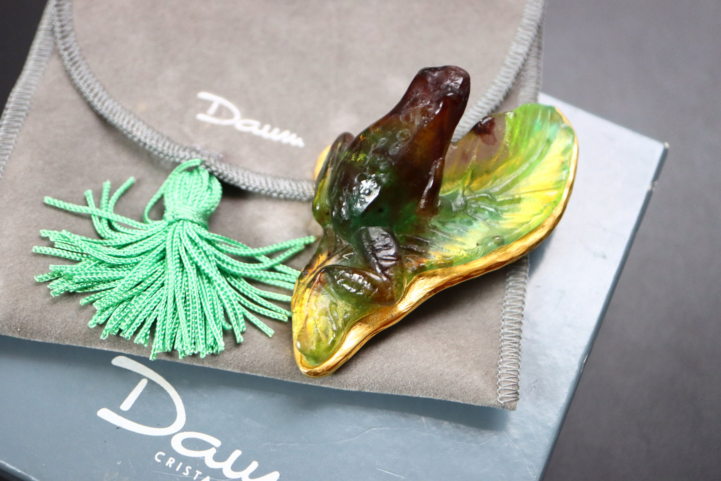 Daum France art crystal glass sculpt large frog tropical rainforest brooch
