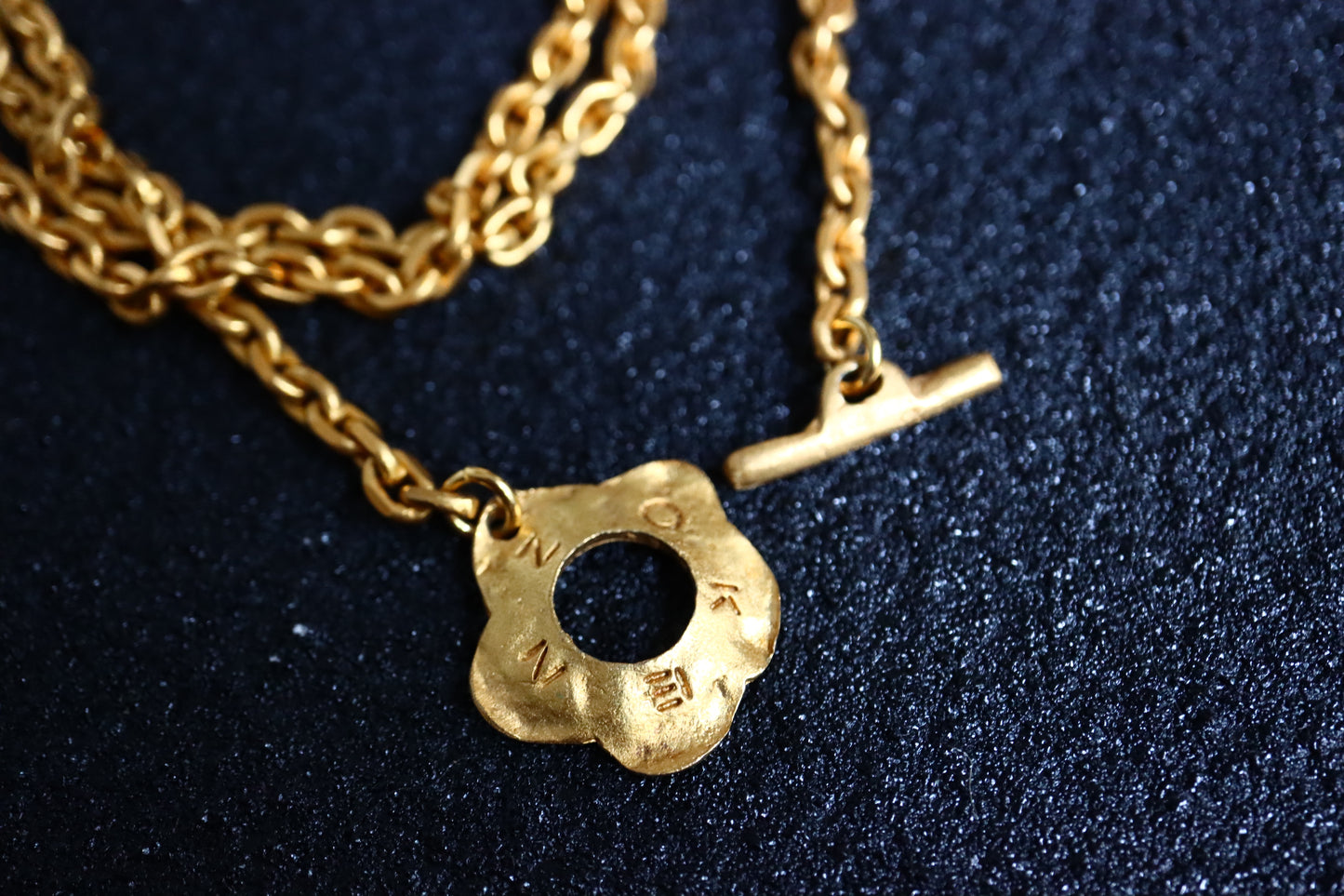 Vintage Kenzo matt gold-tone flower minimalist sautoir necklace