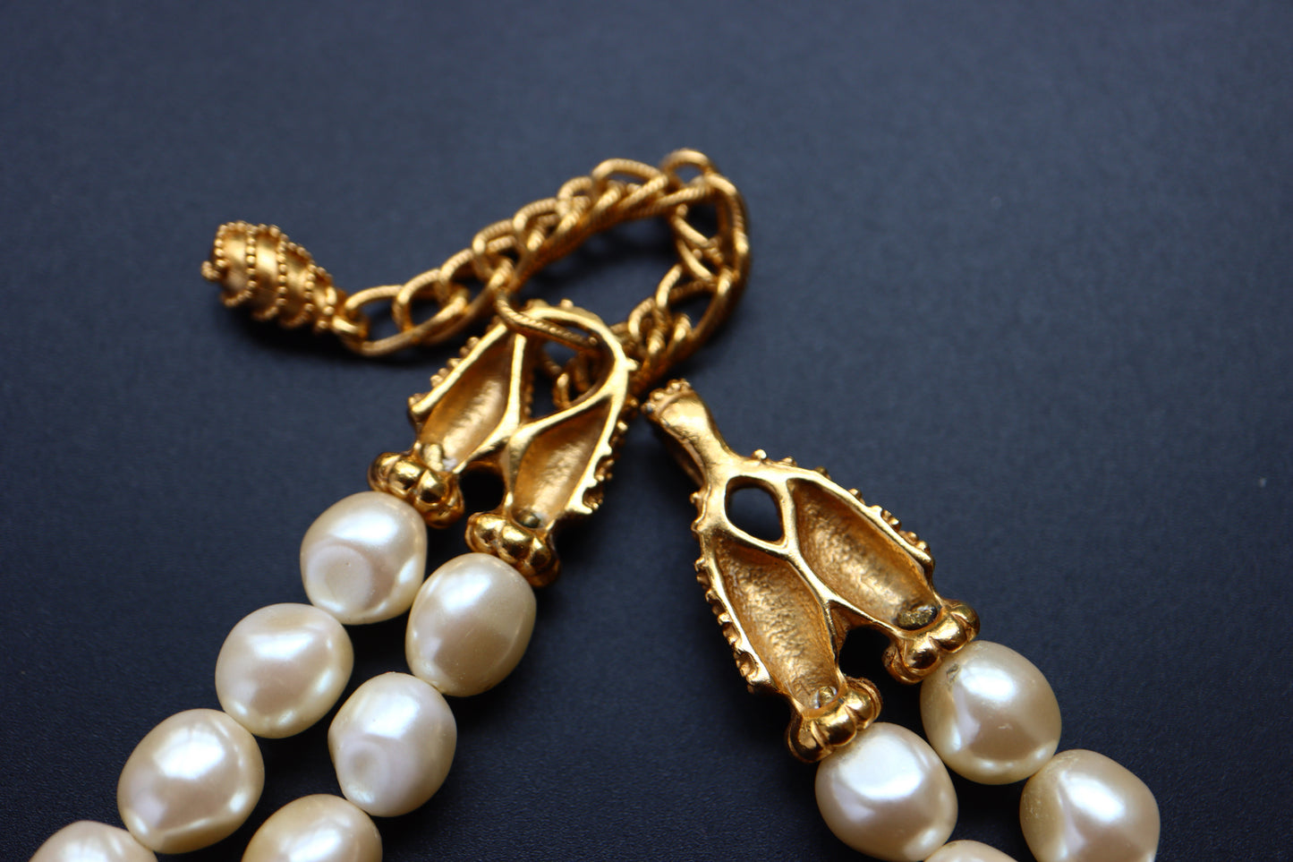 Vintage Franklin Mint 1988 Heracles knot faux pearls necklace