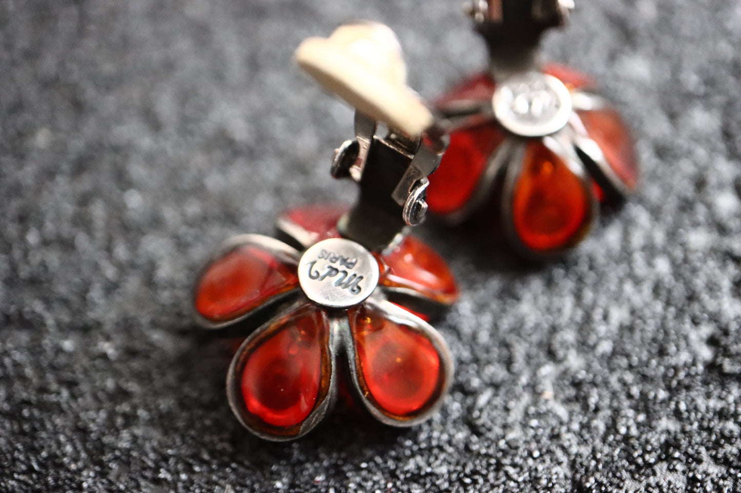 Vintage MARGUERITE DE VALOIS Molten Glass Burgundy red flower clip on earrings
