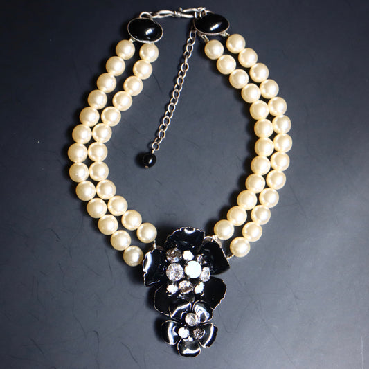 Vintage Philippe Ferrandis black and white camilla faux pearl necklace