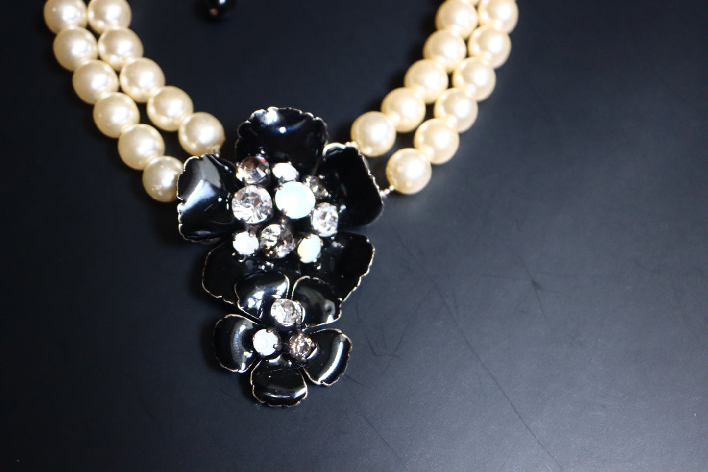 Vintage Philippe Ferrandis black and white camilla faux pearl necklace