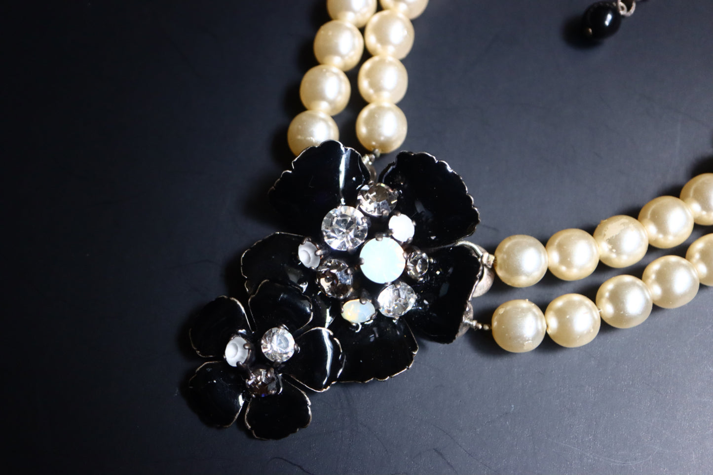 Vintage Philippe Ferrandis black and white camilla faux pearl necklace