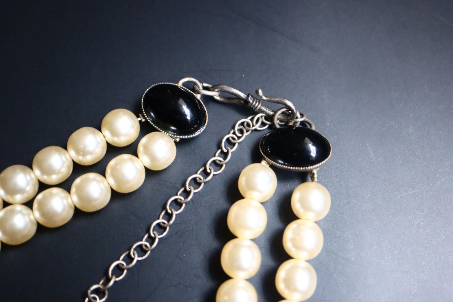 Vintage Philippe Ferrandis black and white camilla faux pearl necklace
