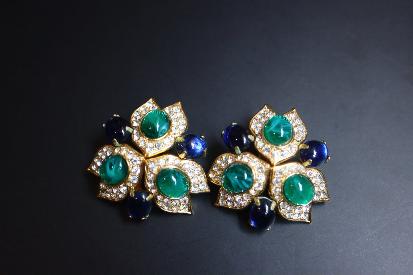 Vintage Henkel & Grossé 1969 glass cabochon necklace clip on earrings set