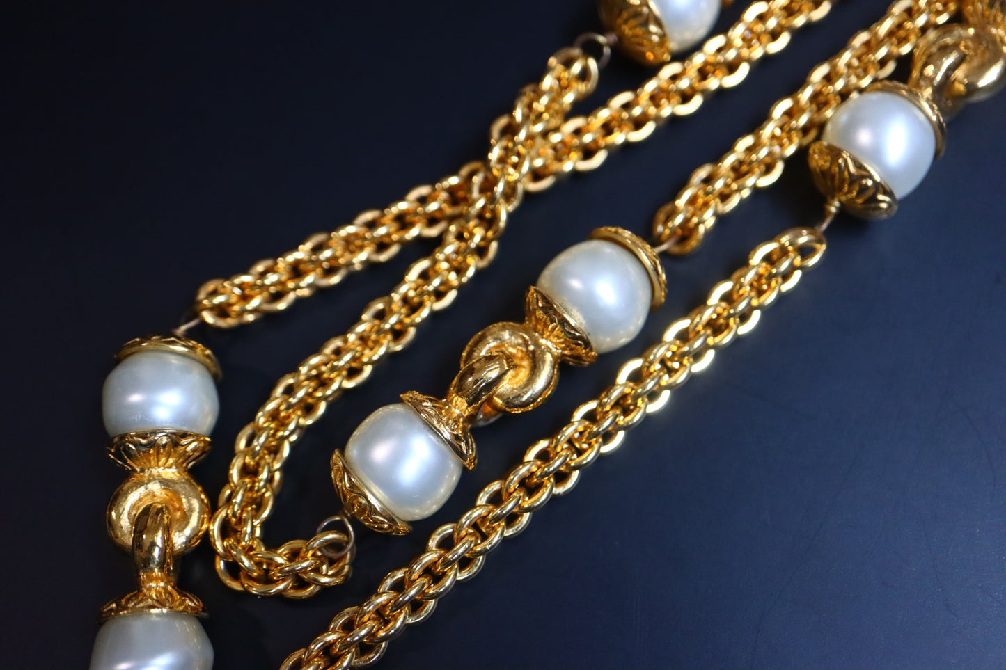 Vintage 1970s Chanel gold chain Pearls sautoir necklace
