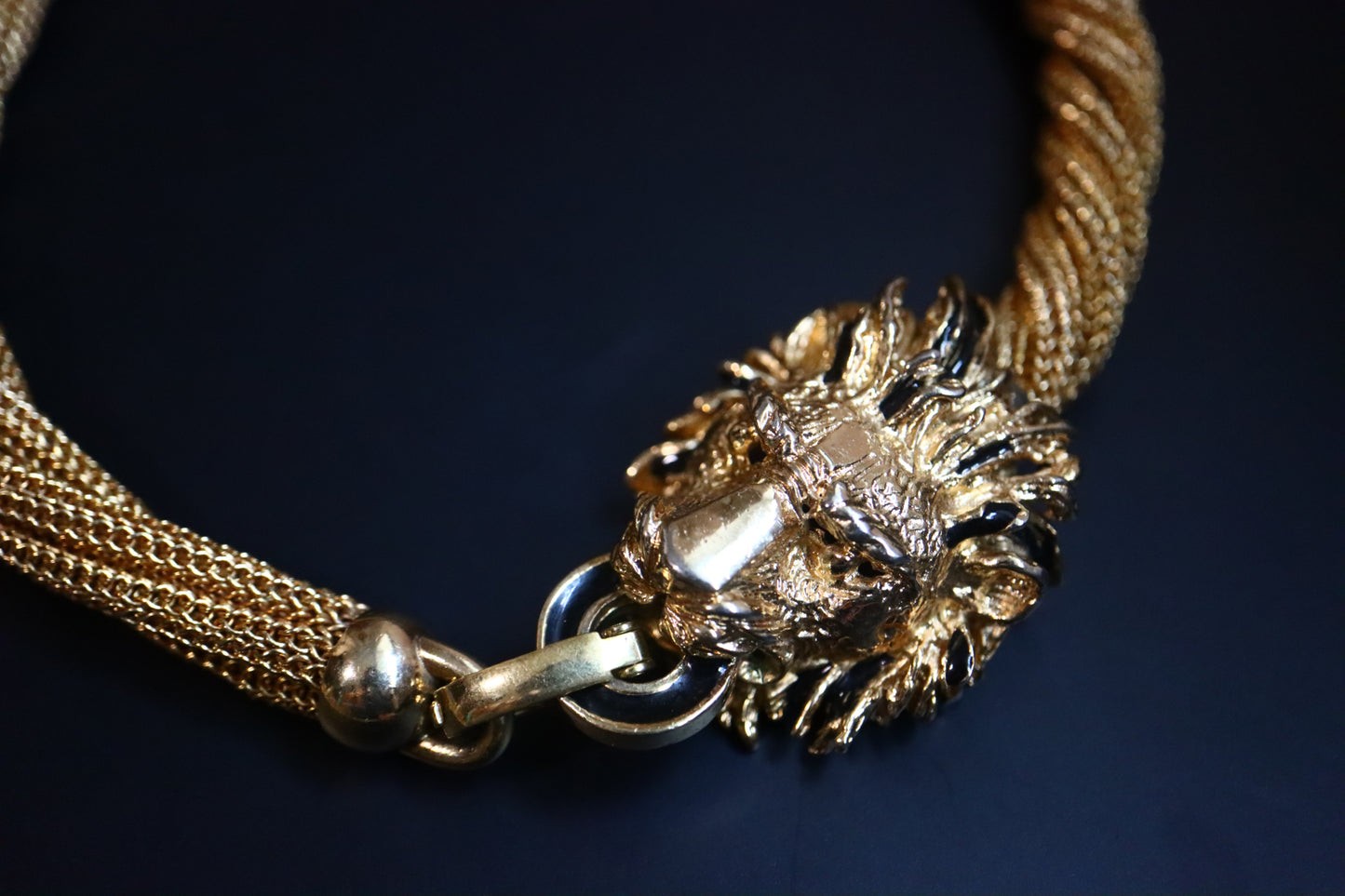Vintage 1974 Henkel & Grossé lion convertible long necklace