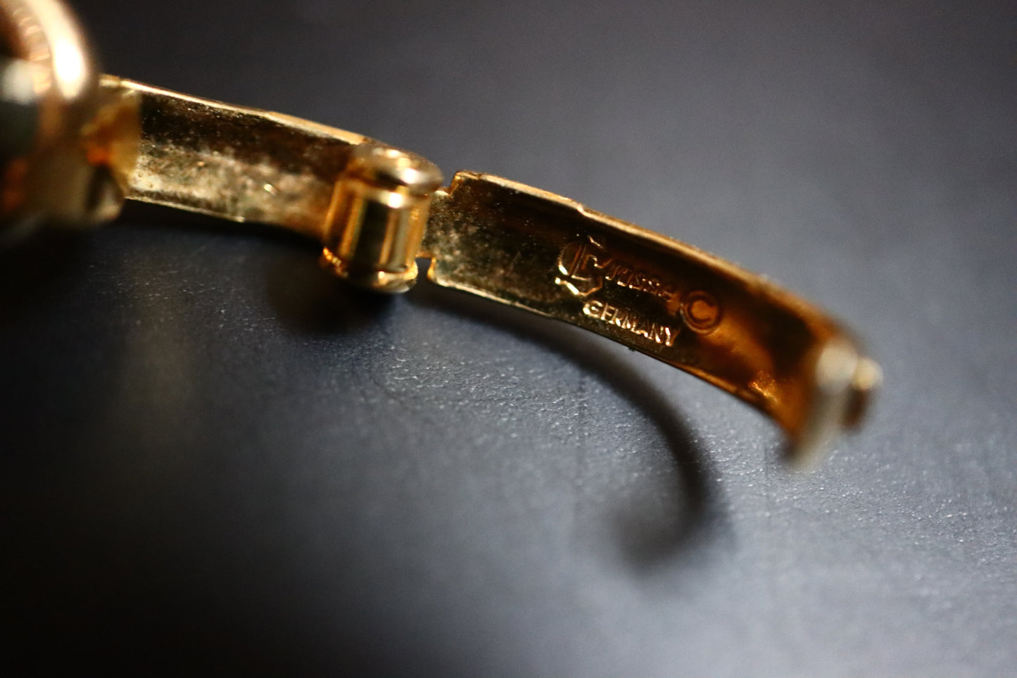 Vintage 1974 Henkel & Grossé lion convertible long necklace