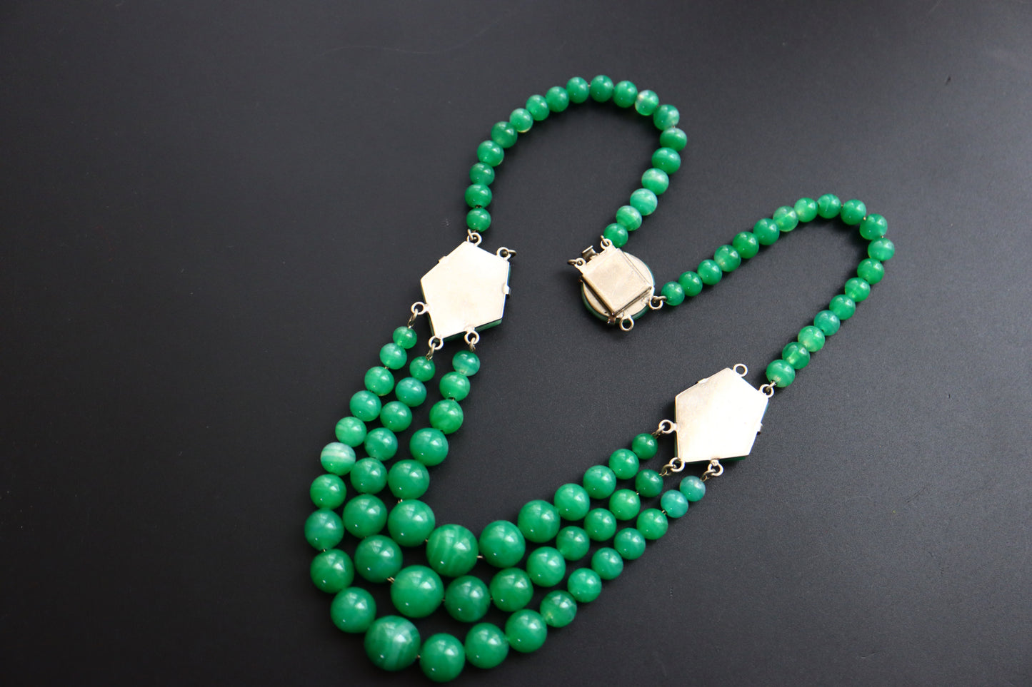 Vintage Chinoiserie Peking Glass art deco carving necklace