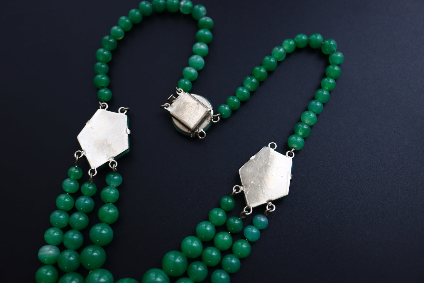 Vintage Chinoiserie Peking Glass art deco carving necklace