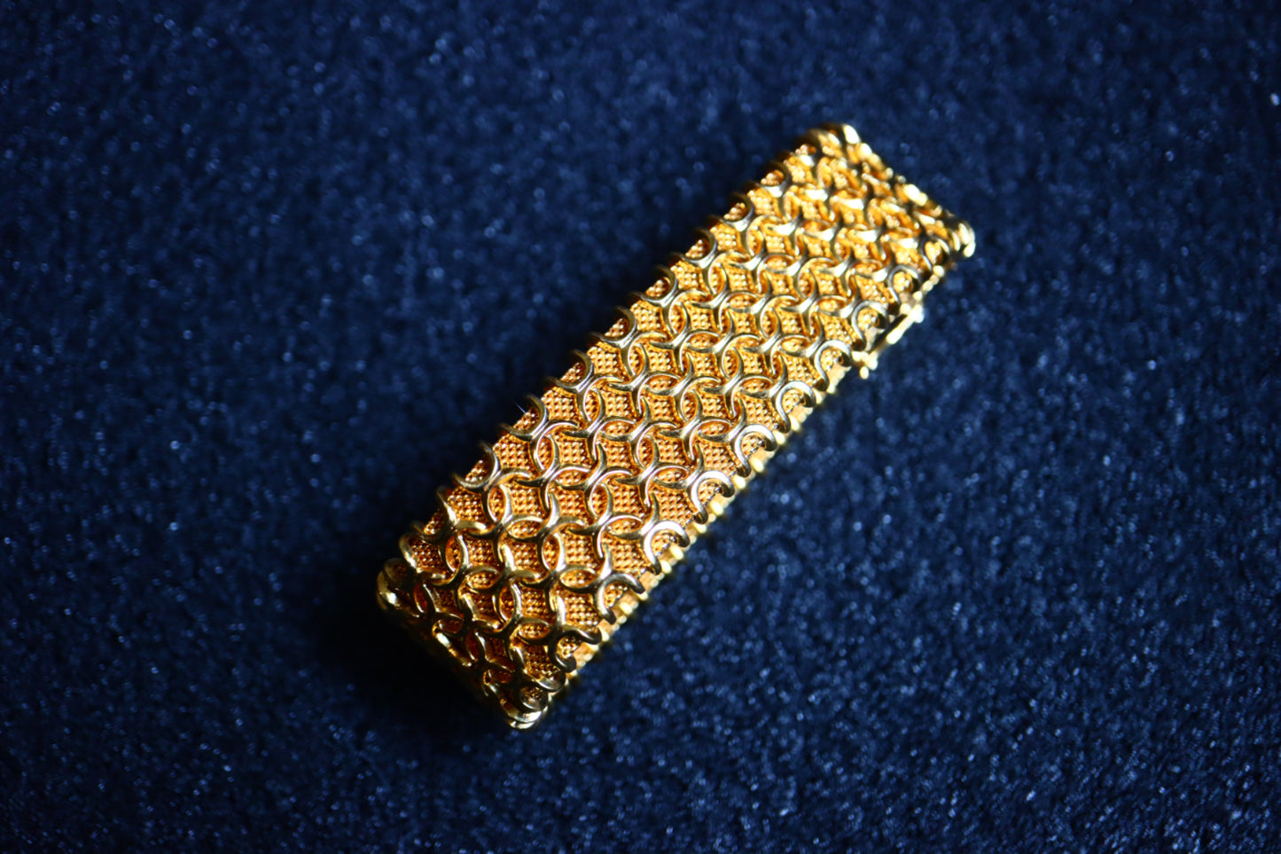 Vintage 1961 Henkel & Grossé Mesh Weave gold tone wide bracelet