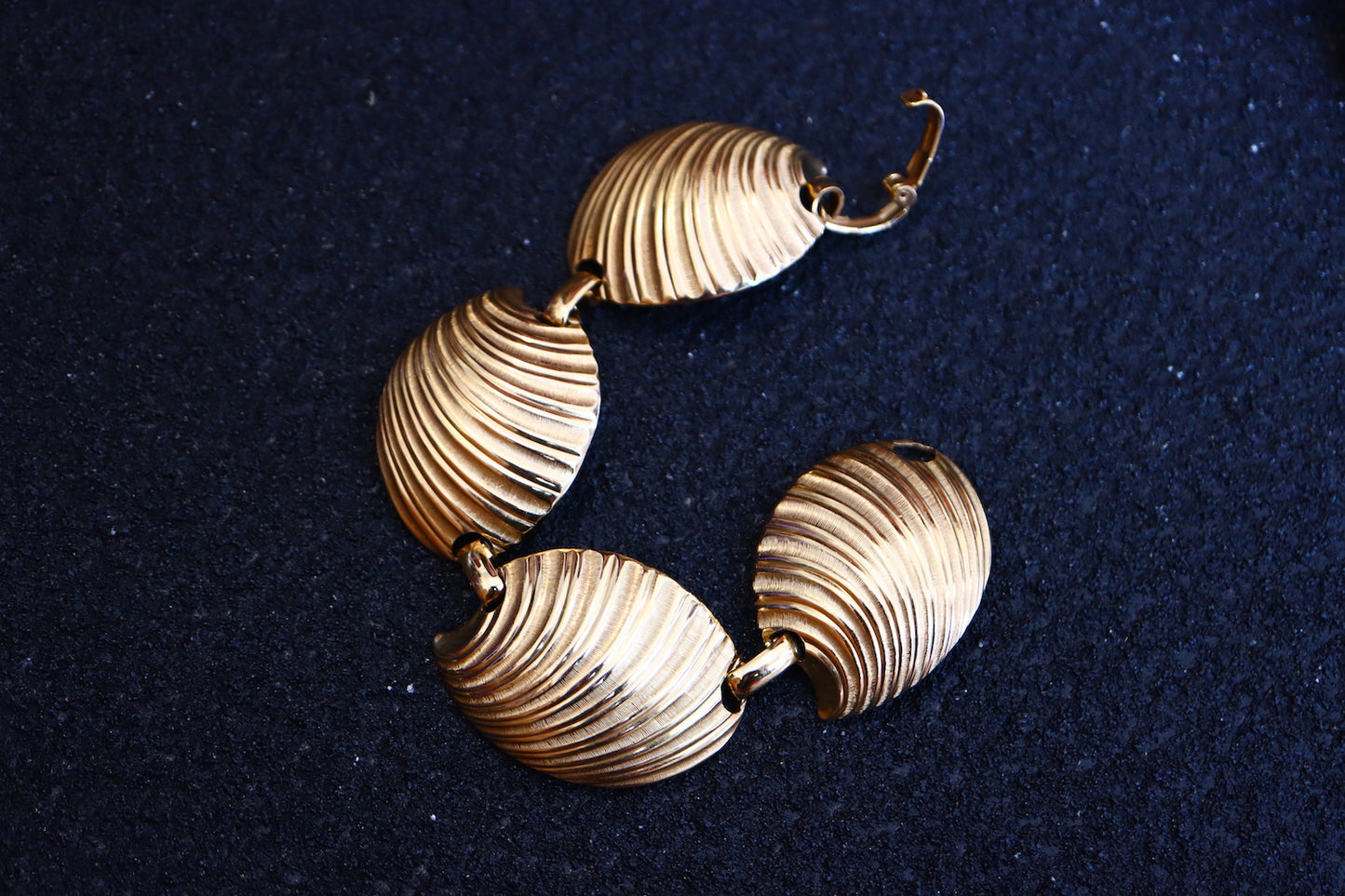 Vintage Christian Dior gold tone shell pattern necklace and bracelet set