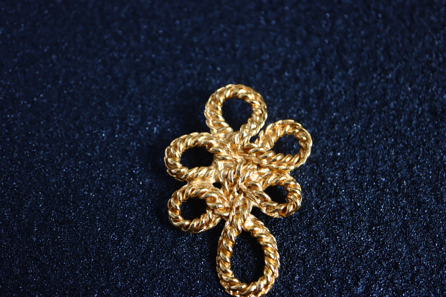 Vintage YSL Chinoiserie Gold-tone Knot Swirl Twist Brooch Pendant