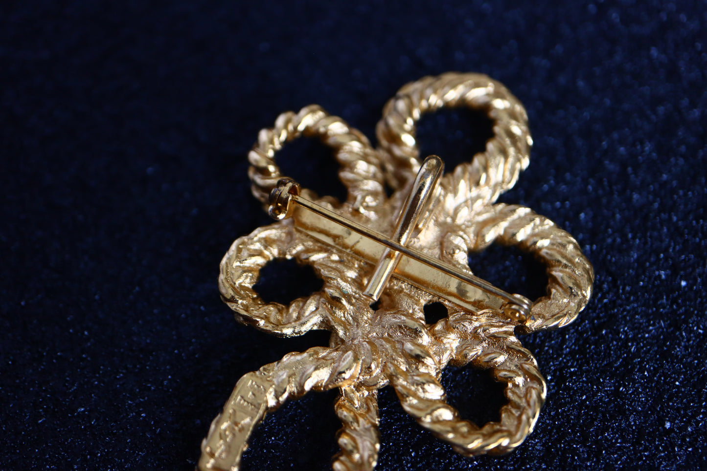 Vintage YSL Chinoiserie Gold-tone Knot Swirl Twist Brooch Pendant
