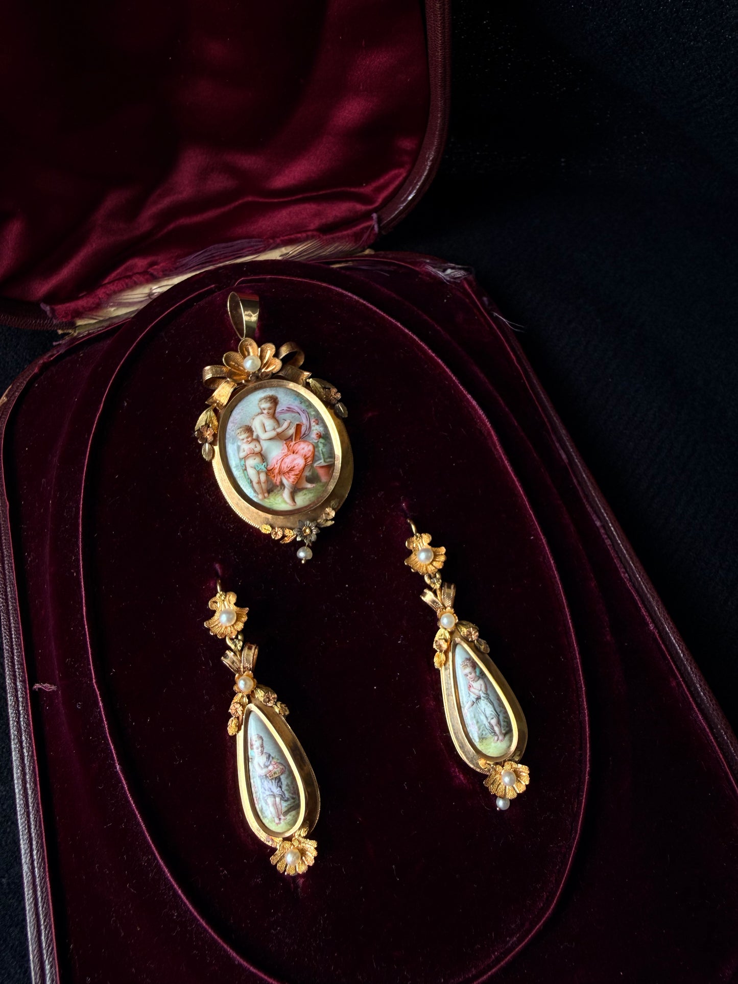ANTIQUE French 18K Gold Hand-Painted Miniature Porcelain & Seed Pearl Parure Set (Pendant & Earrings) with Fitted Original Box