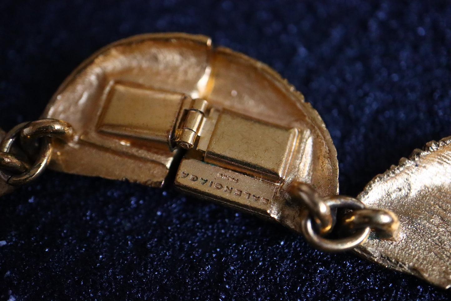 Vintage Balenciaga gold tone leaves minimalism necklace