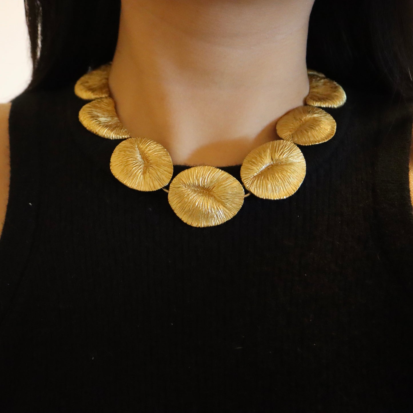 Vintage Balenciaga gold tone leaves minimalism necklace