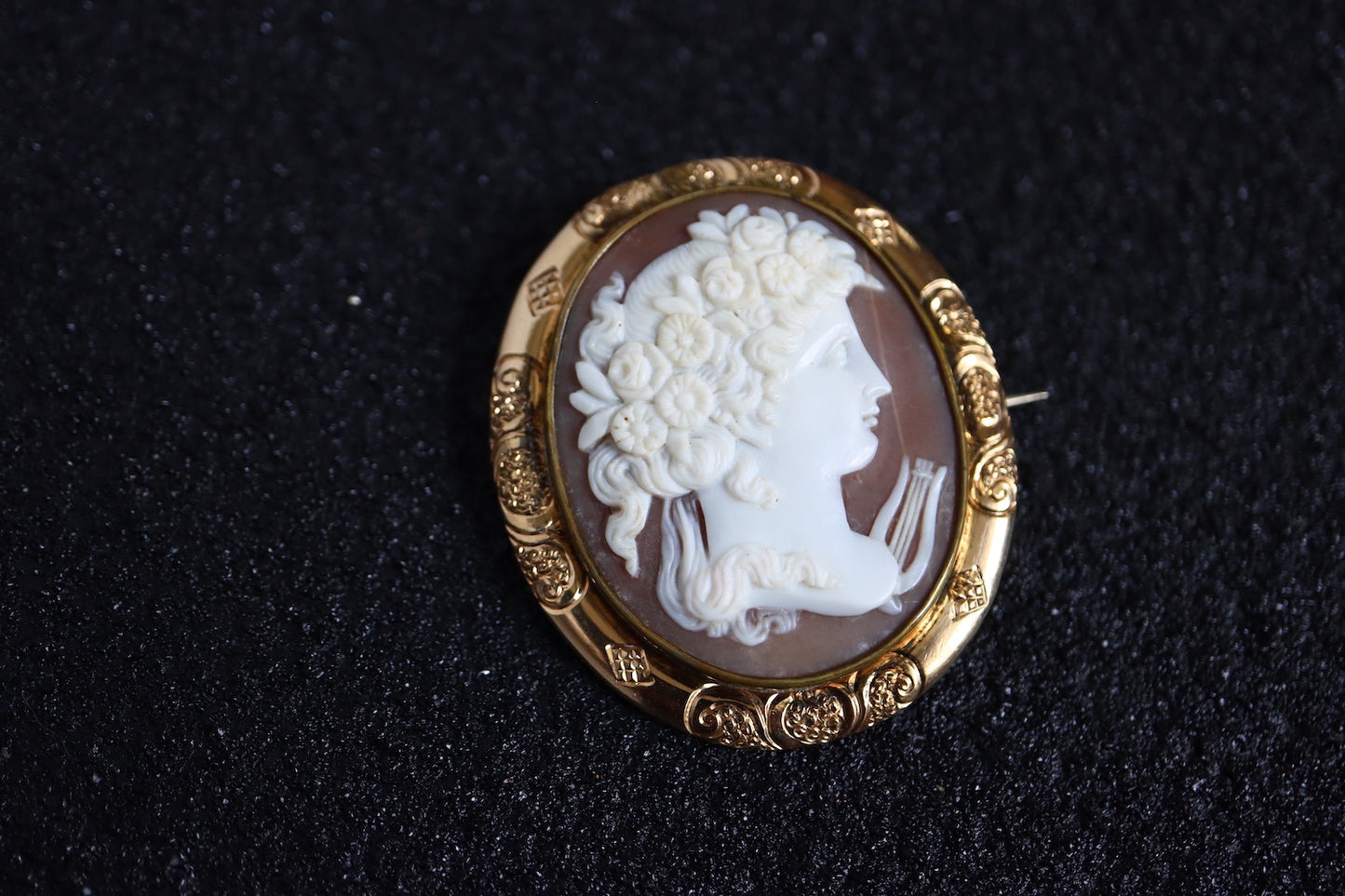 VINTAGE Hand-Carved Shell Cameo Greek Maiden with Lyre Brooch