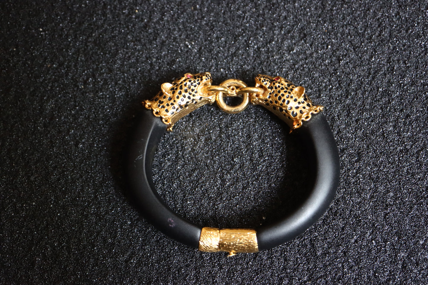 VINTAGE FRANKLIN MINT 1987 Double Leopard Head Faux Ebony Bangle Bracelet