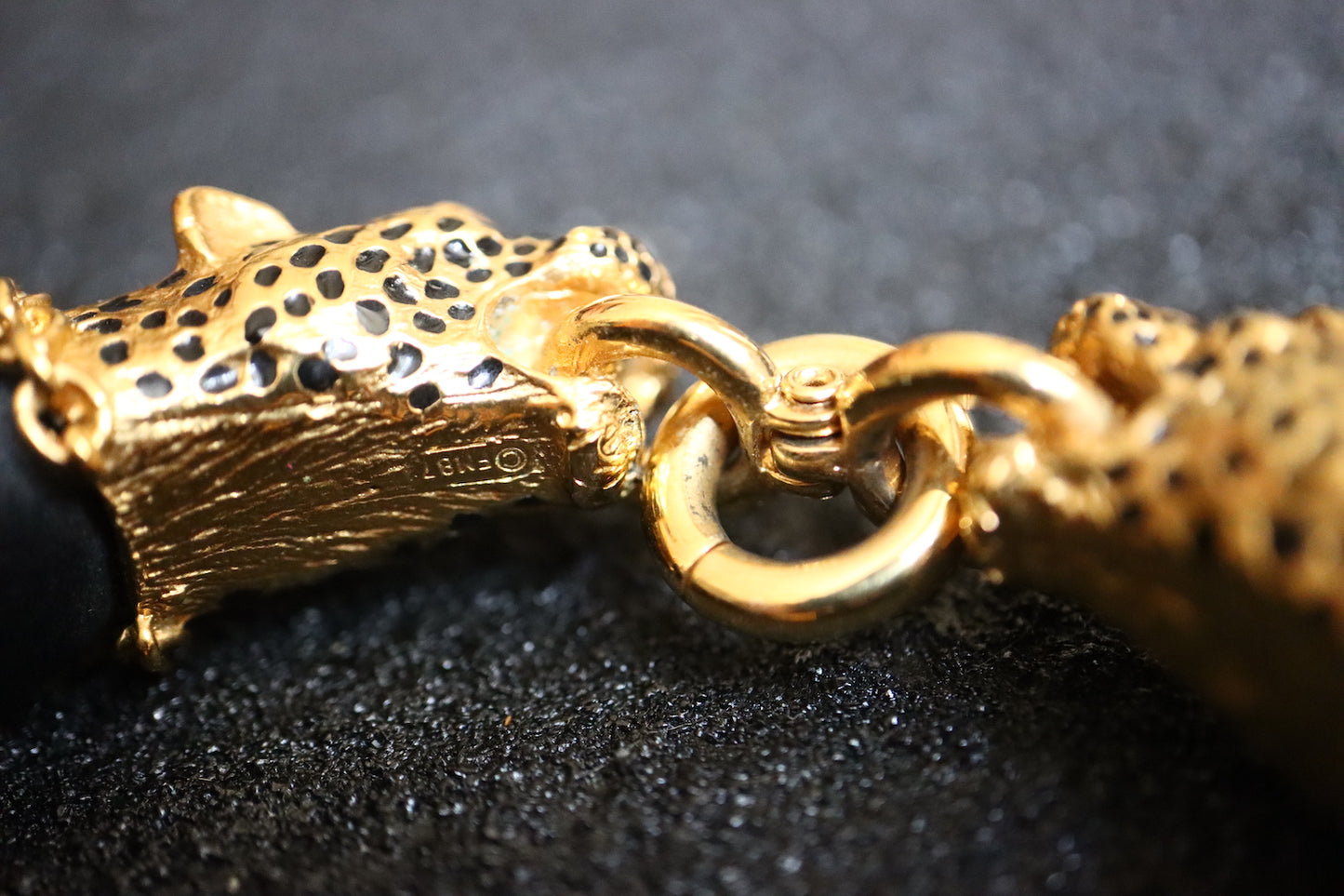 VINTAGE FRANKLIN MINT 1987 Double Leopard Head Faux Ebony Bangle Bracelet