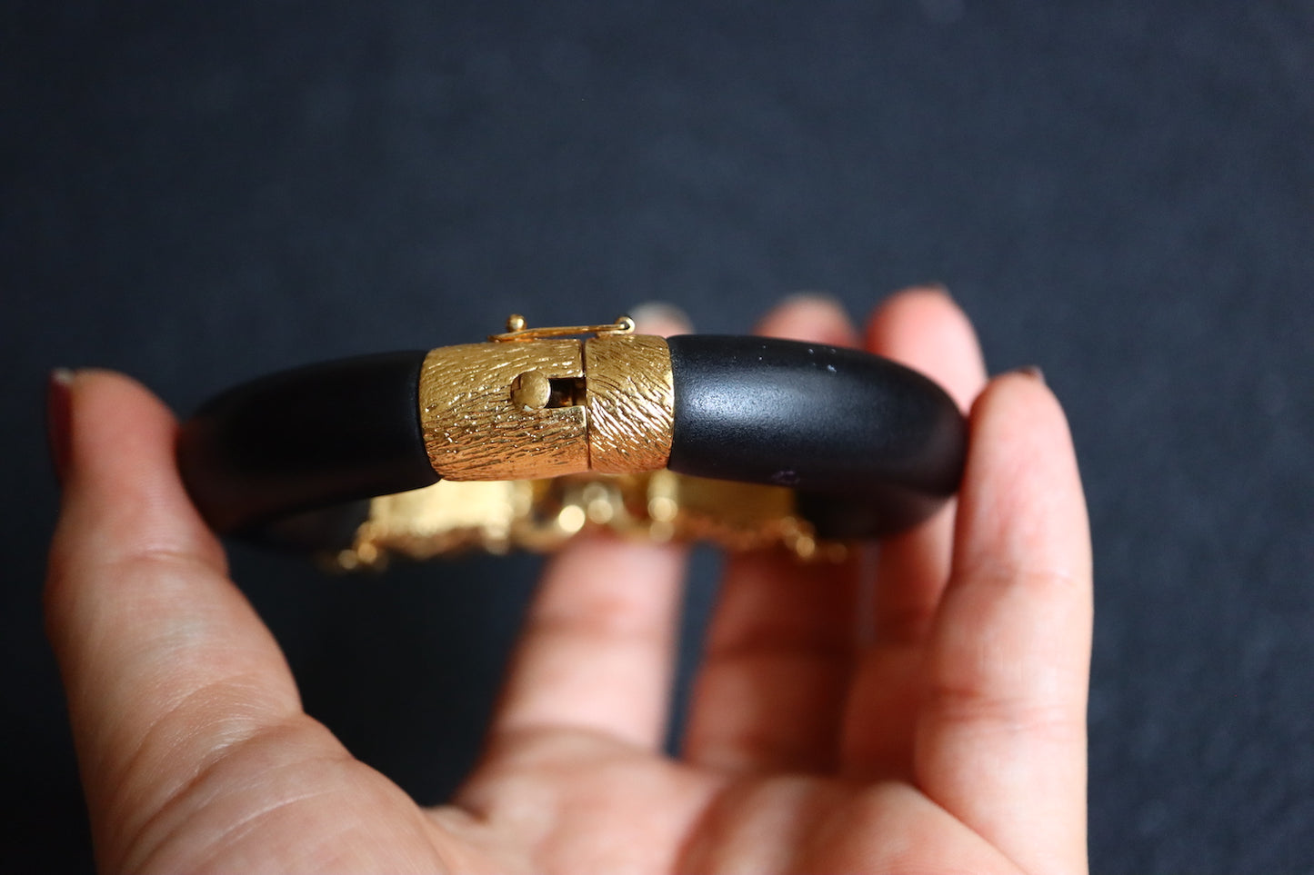 VINTAGE FRANKLIN MINT 1987 Double Leopard Head Faux Ebony Bangle Bracelet