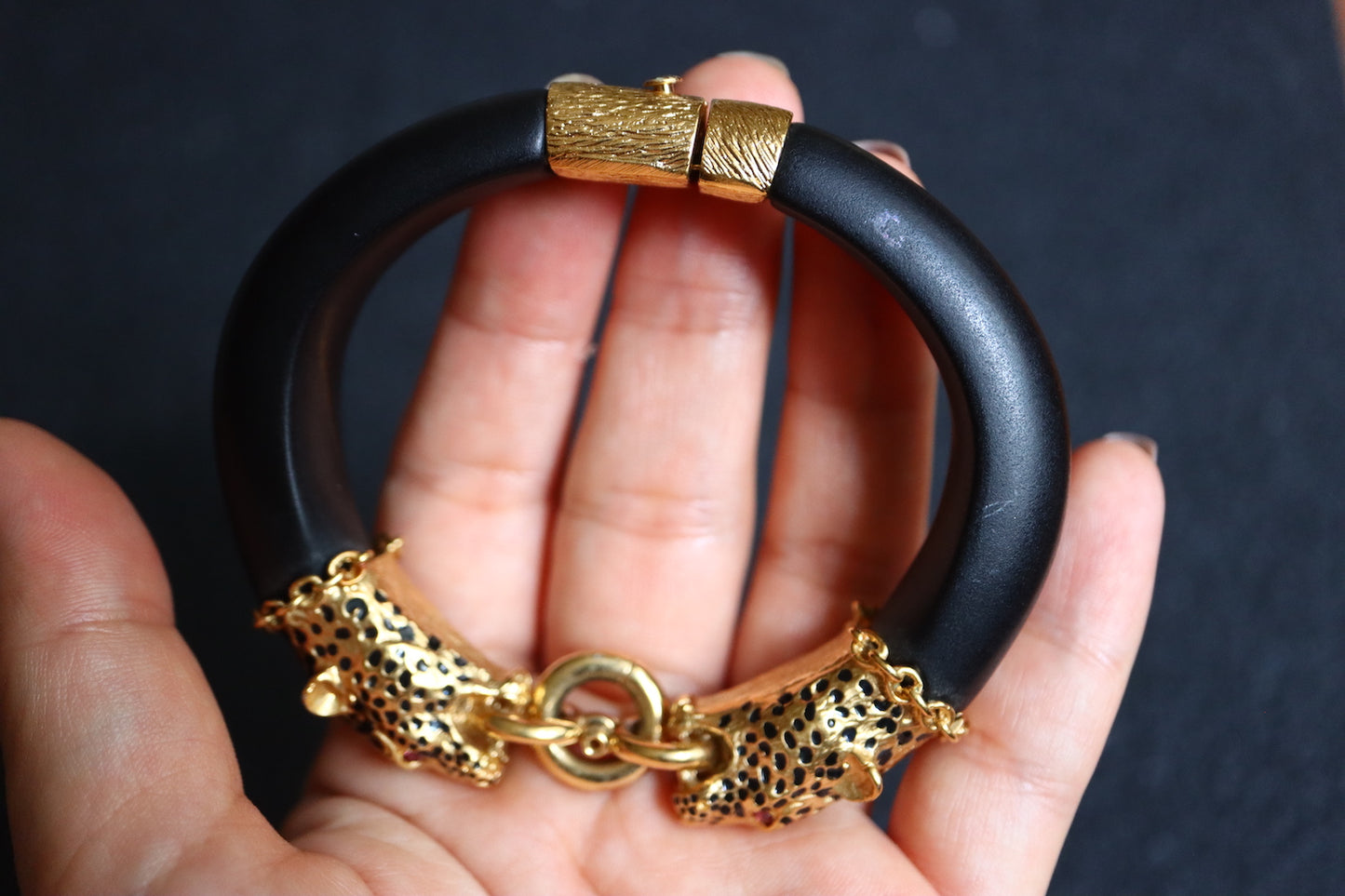 VINTAGE FRANKLIN MINT 1987 Double Leopard Head Faux Ebony Bangle Bracelet