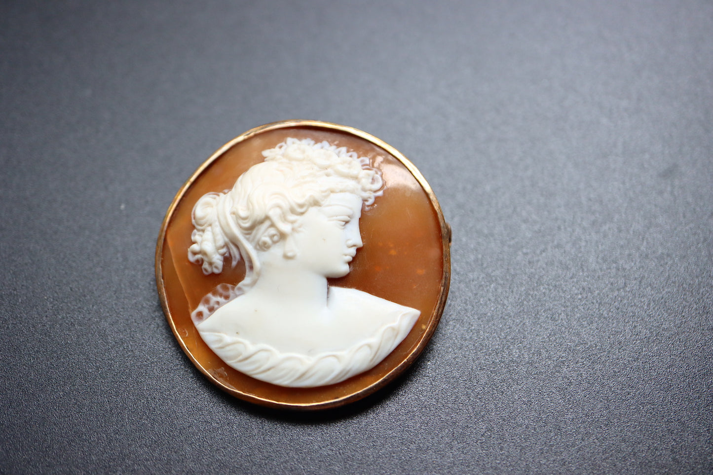 ANTIQUE Victorian 14K Gold Hand-Carved Shell Cameo Flora Maiden Brooch