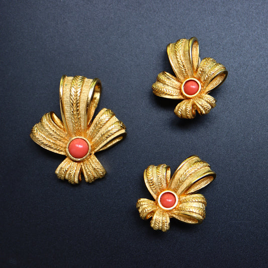 Vintage Guy Laroche Gold-tone bow coral Pink cabochon Earrings Pendant Set