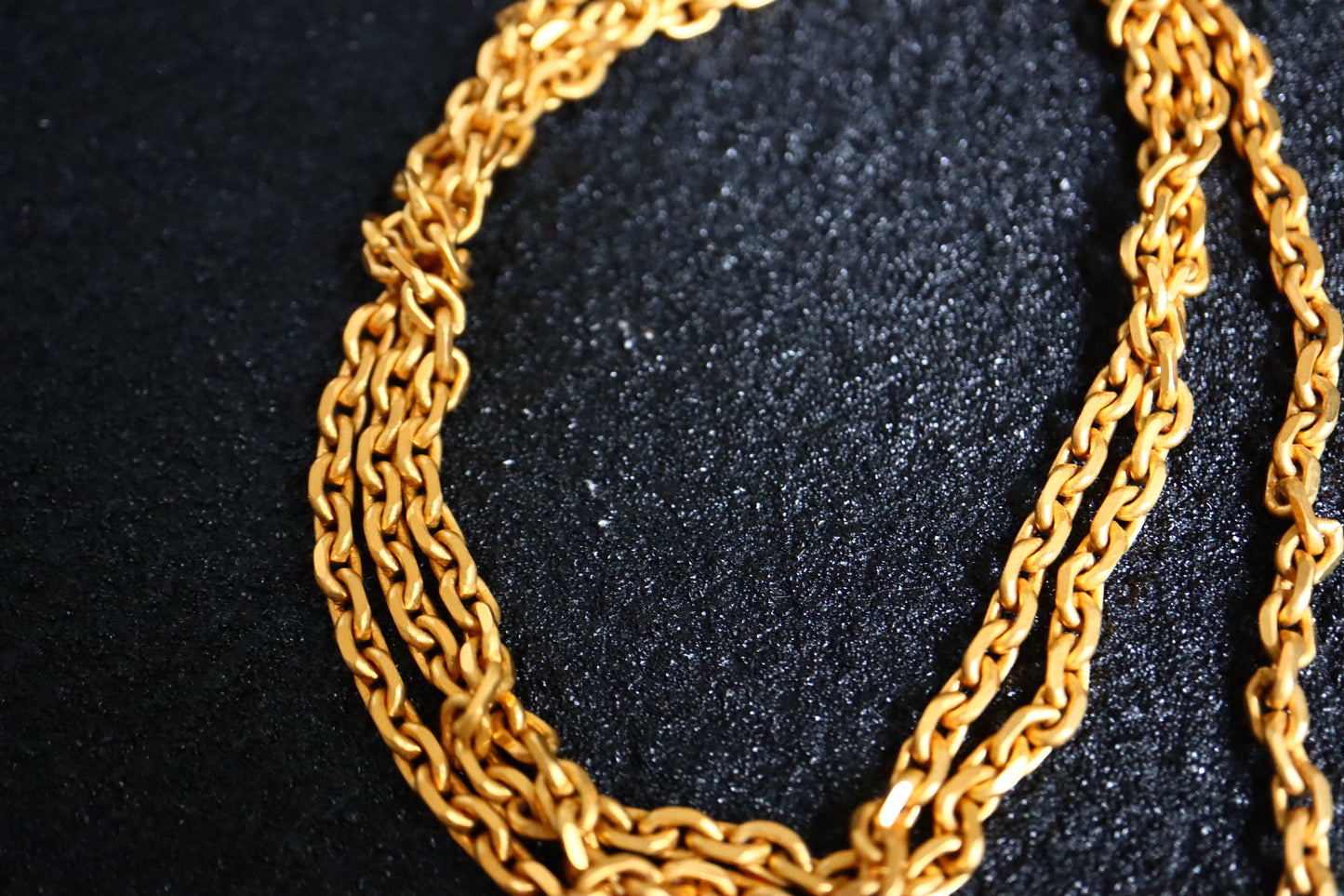 Vintage Kenzo matt gold-tone flower minimalist sautoir necklace