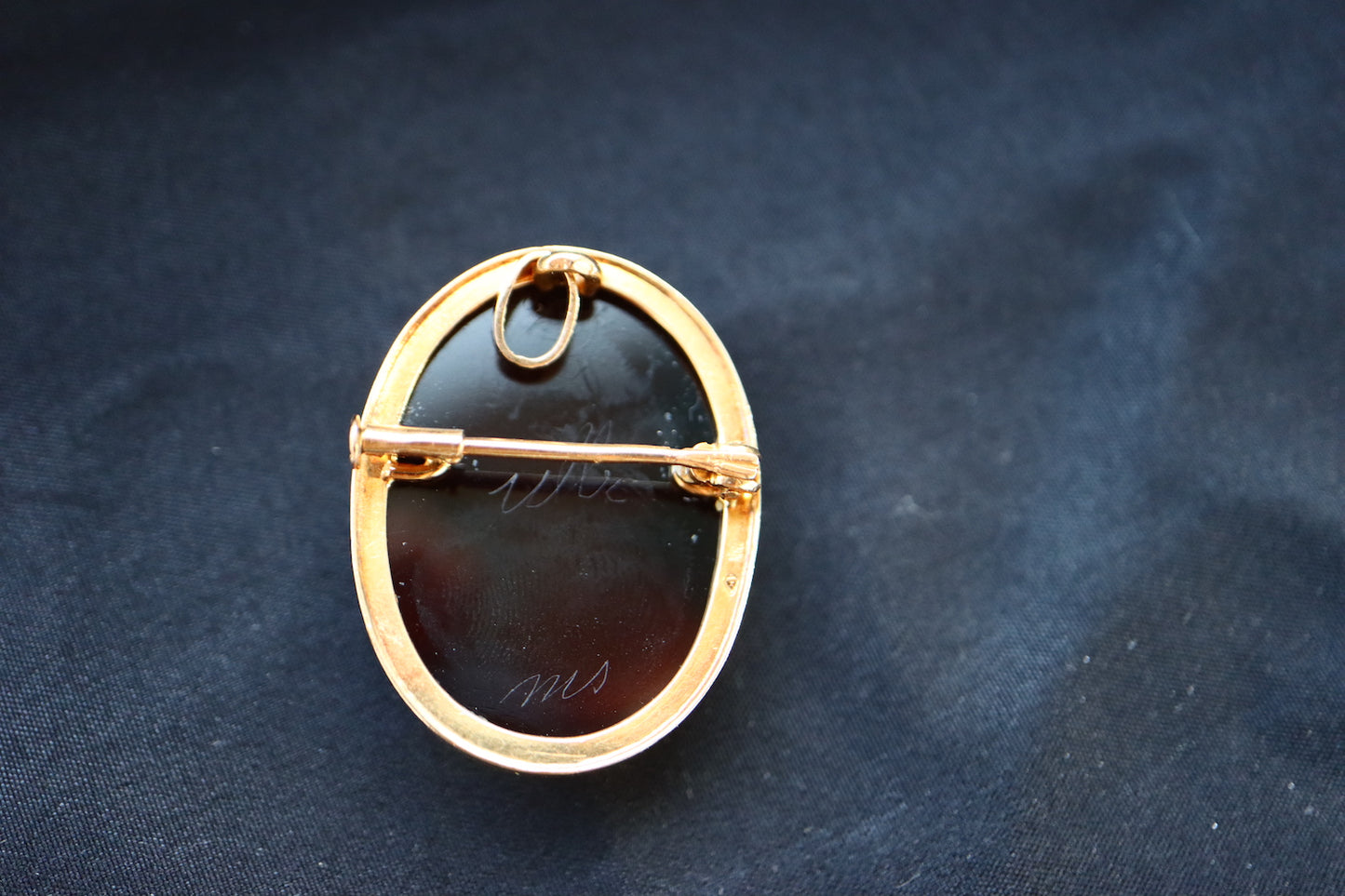 ANTIQUE French 18K Gold Fine Hardstone Agate Cameo Maiden Brooch Pendant