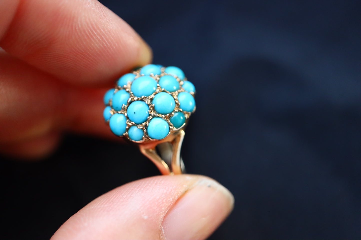 VINTAGE 1968 London 9K Gold Turquoise Hydrangea Dome Cluster Statement Ring