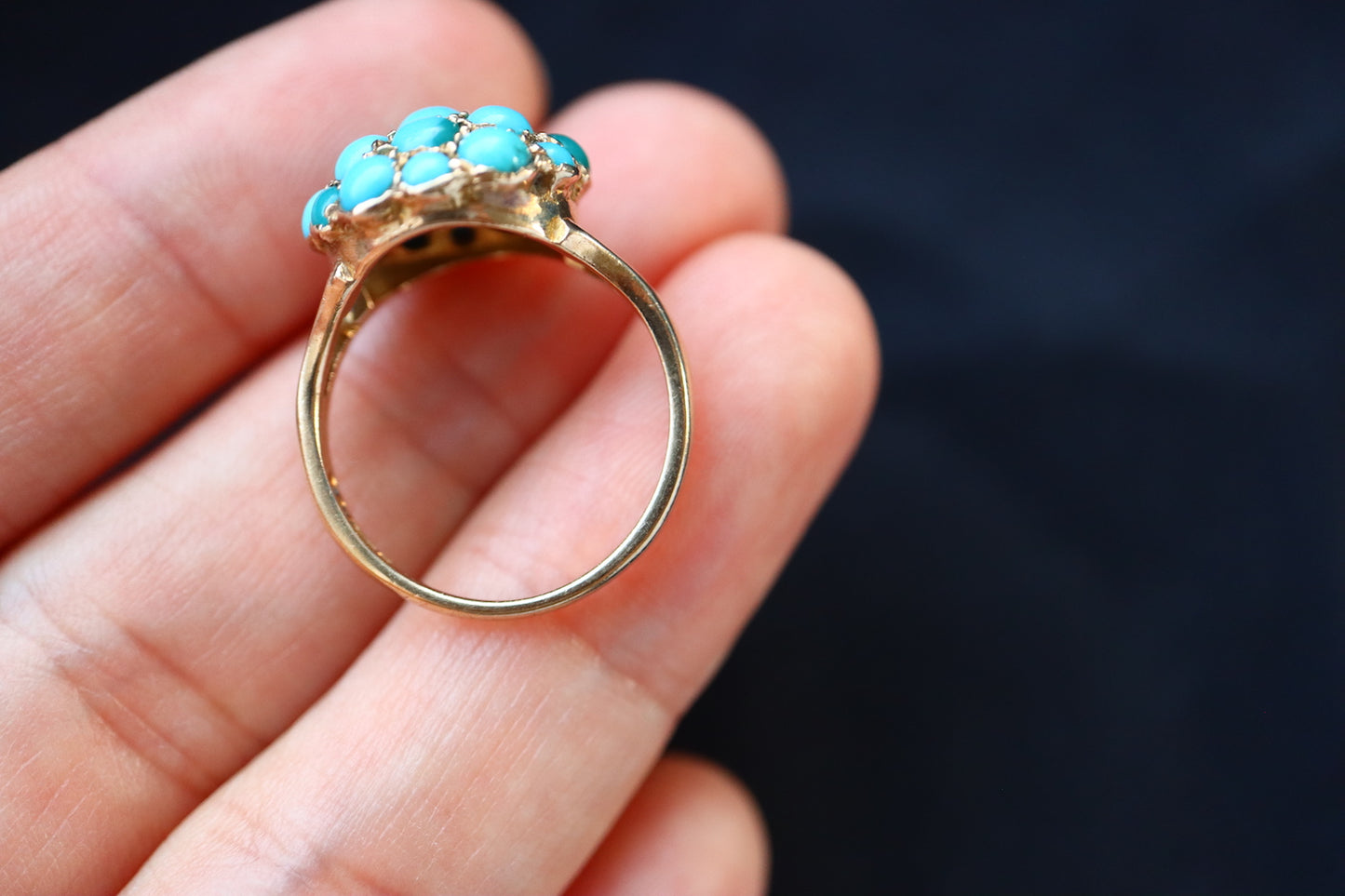 VINTAGE 1968 London 9K Gold Turquoise Hydrangea Dome Cluster Statement Ring