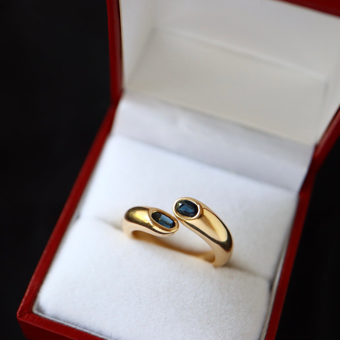 Vintage 90s Cartier Toi et Moi 18K Yellow Gold Sapphire Ring