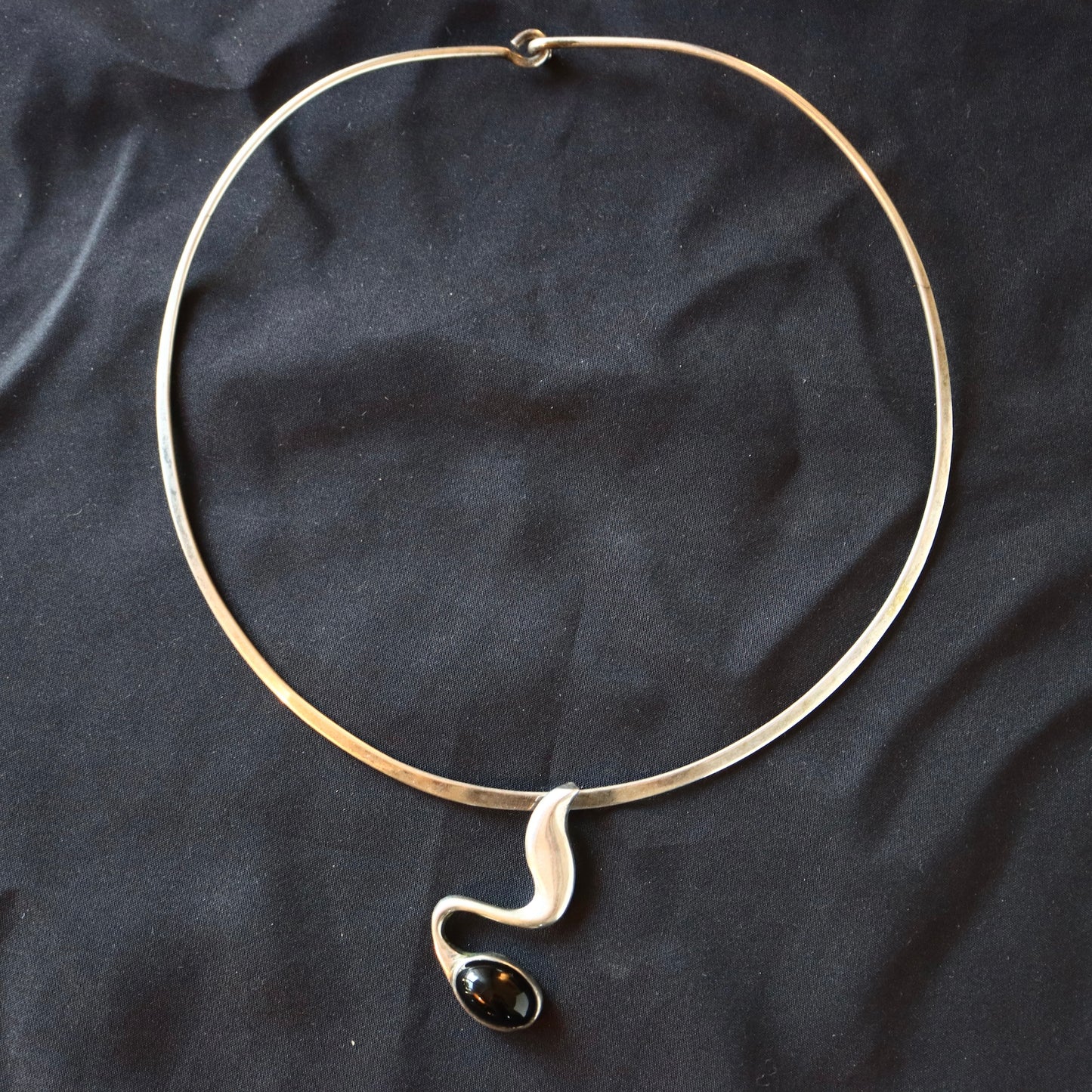 VINTAGE French Modernist Sterling Silver & Black Onyx S-Curve Collar necklace