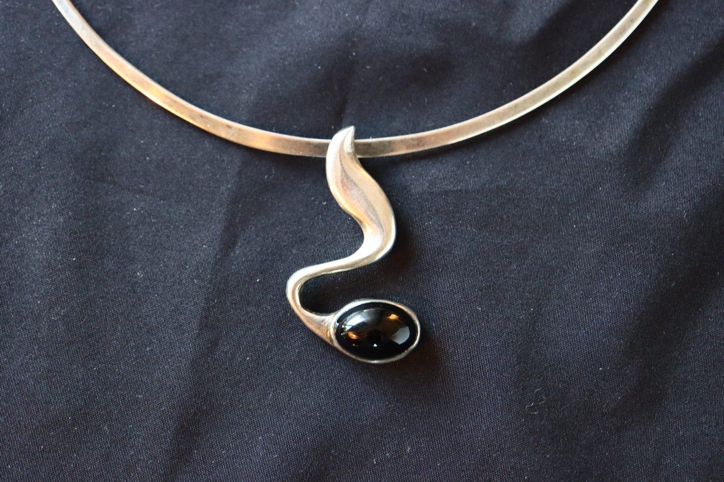 VINTAGE French Modernist Sterling Silver & Black Onyx S-Curve Collar necklace