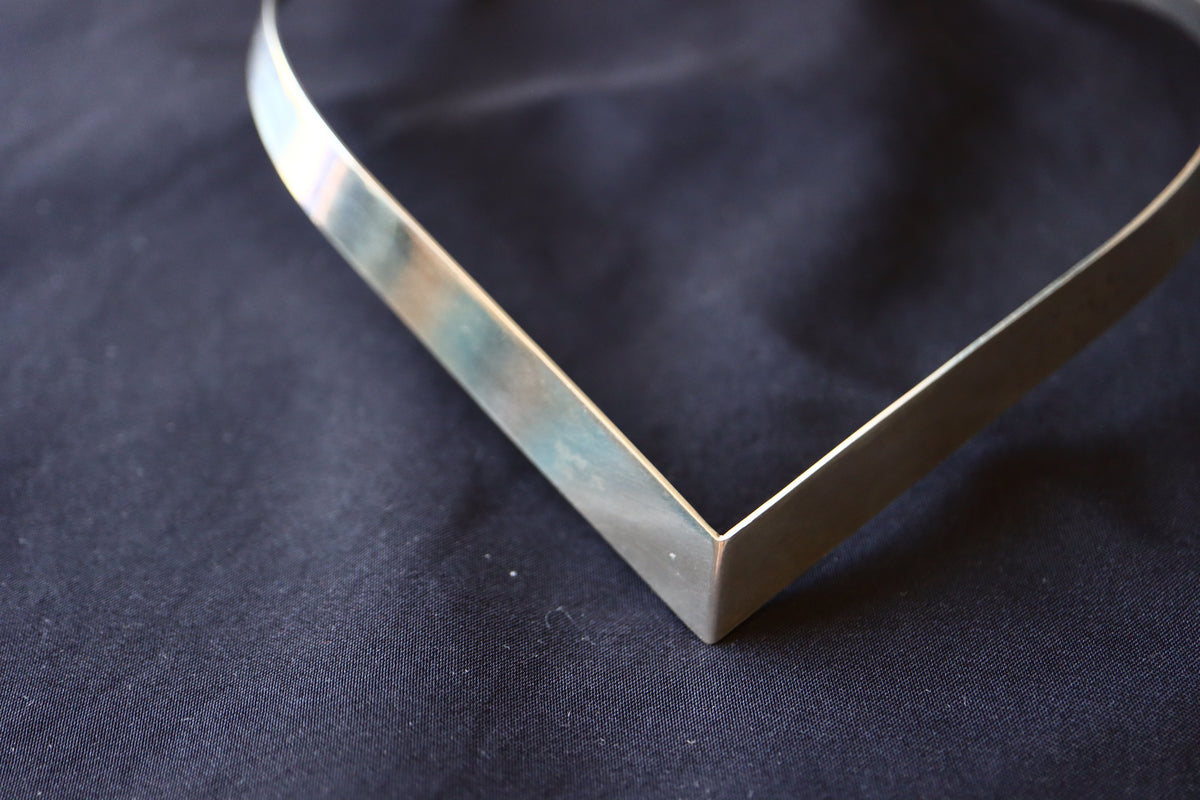 Modernist Pekka Piekäinen Finnish 925 Sterling Silver V-Neck Torc Collar