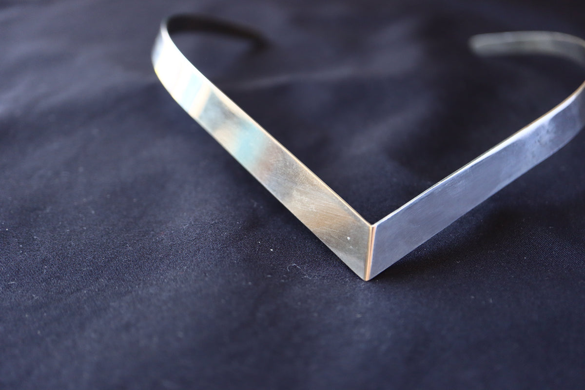 Modernist Pekka Piekäinen Finnish 925 Sterling Silver V-Neck Torc Collar