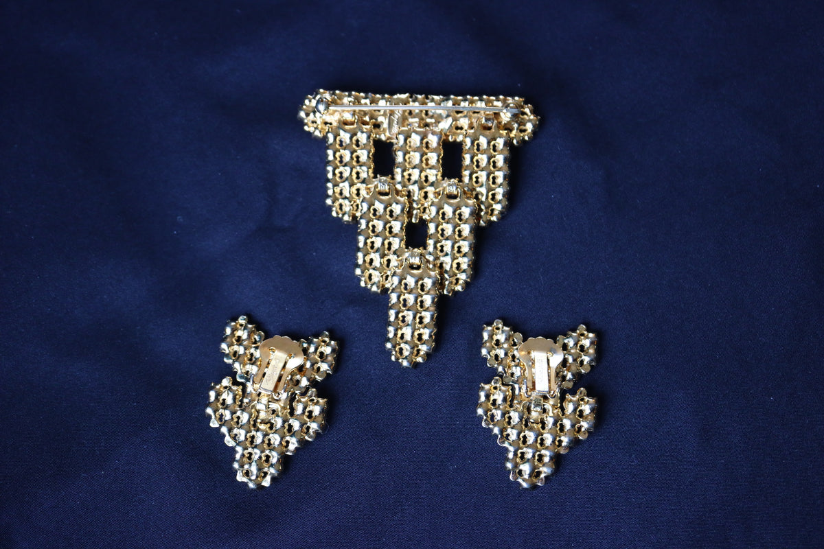 VINTAGE 1950s Elsa Schiaparelli Signed Shocking Pink Amethyst Rhinestone Brooch Clip Earrings set