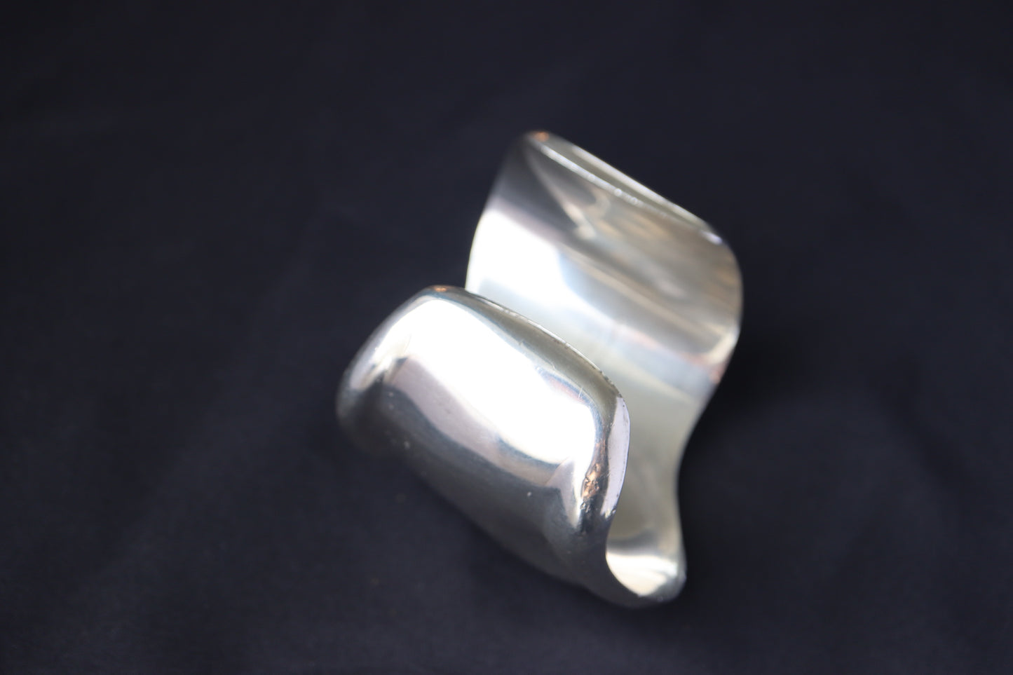 TIFFANY & CO. Elsa Peretti Silver Bone Cuff left hand Bracelet
