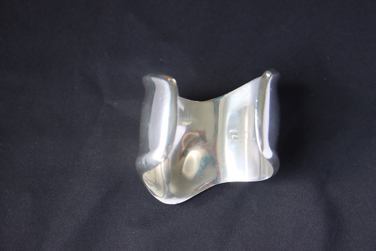 TIFFANY & CO. Elsa Peretti Silver Bone Cuff left hand Bracelet