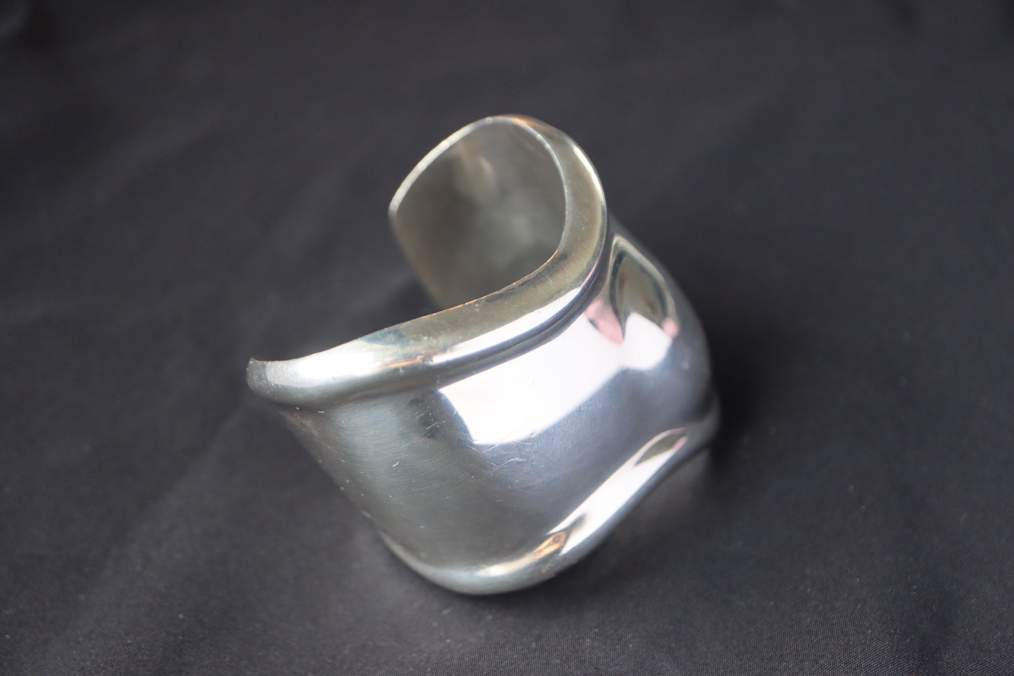 TIFFANY & CO. Elsa Peretti Silver Bone Cuff left hand Bracelet
