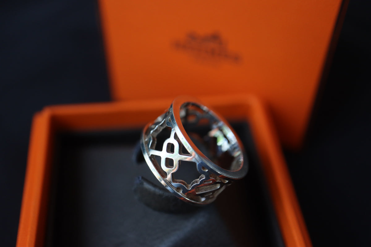 Hermès Chaîne d'Ancre Passerelle Sterling Silver Cutout Band Ring