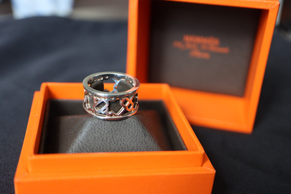 Hermès Chaîne d'Ancre Passerelle Sterling Silver Cutout Band Ring
