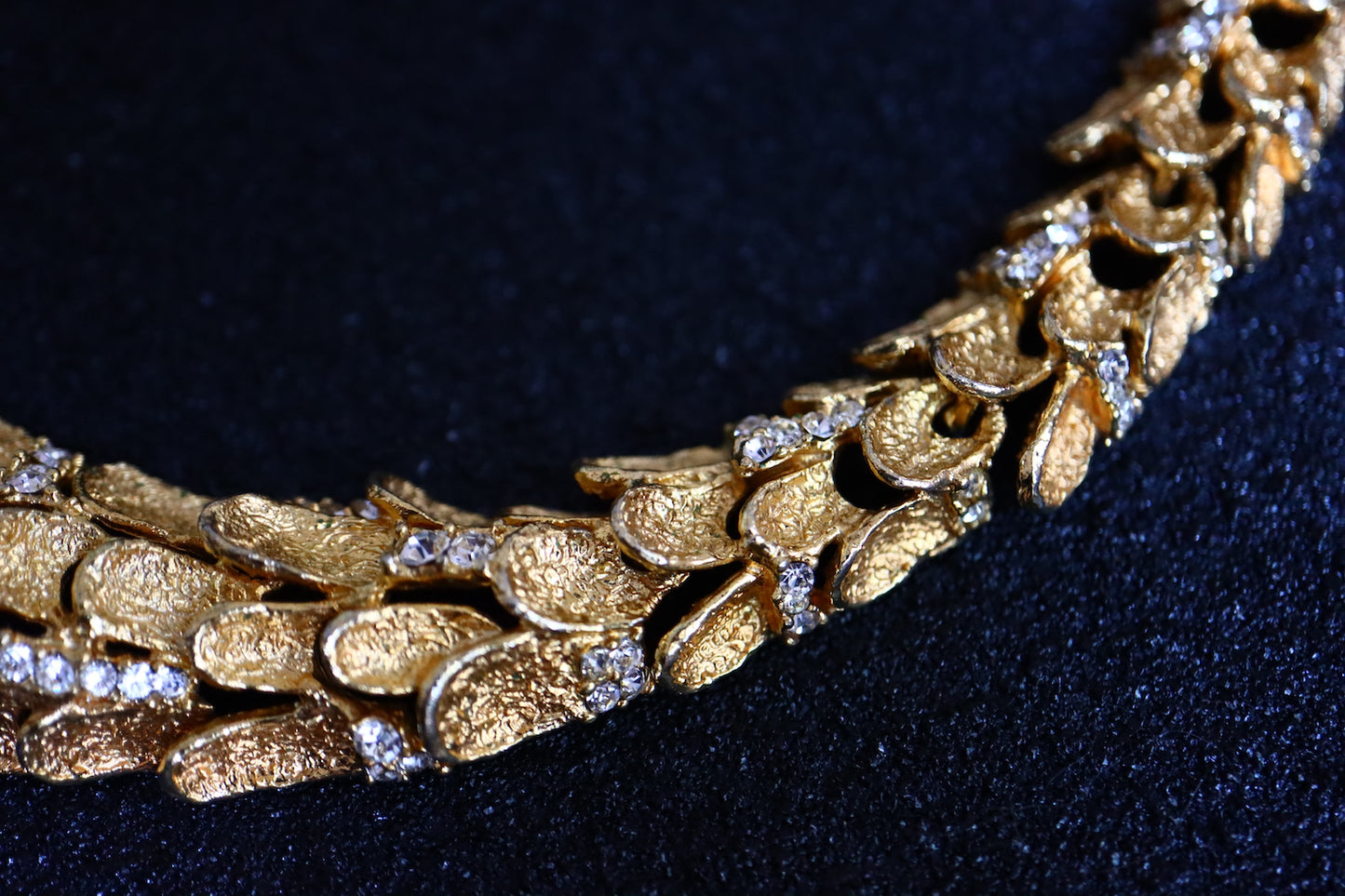 Vintage 1968 Henkel & Grossé gold-tone feather rhinestone necklace