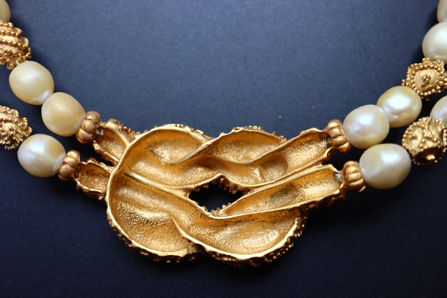 Vintage Franklin Mint 1988 Heracles knot faux pearls necklace