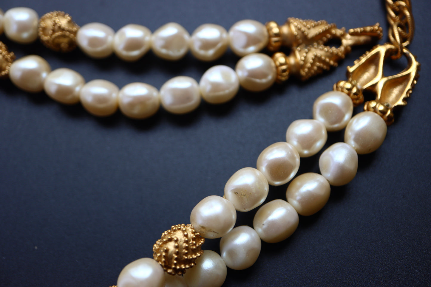 Vintage Franklin Mint 1988 Heracles knot faux pearls necklace