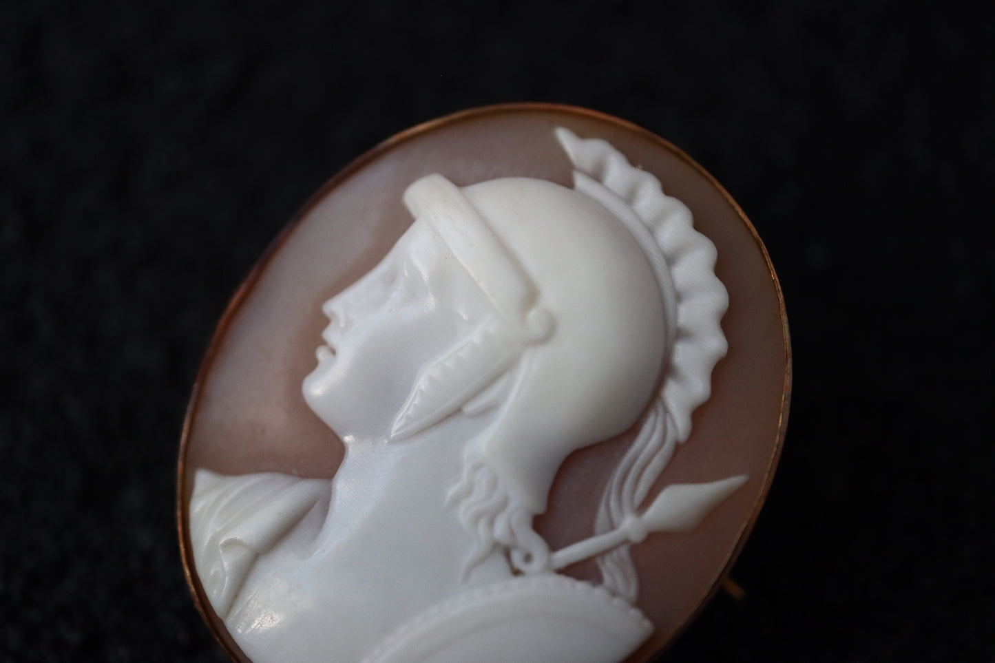 Antique 9K gold Greek goddess Athena hand carved shell Cameo Brooch