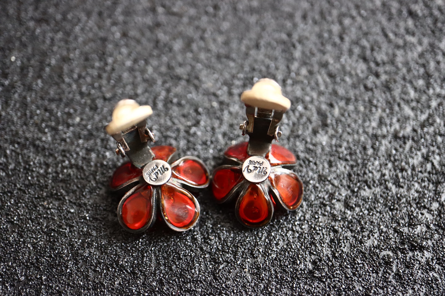 Vintage MARGUERITE DE VALOIS Molten Glass Burgundy red flower clip on earrings