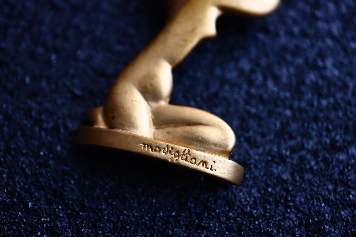 Vintage Modigliani 1998 Italy Artist gold tone sculpture collar necklace